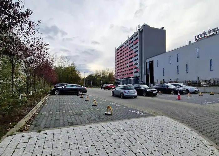 Cichy Na Skraju Parku śląskiego *